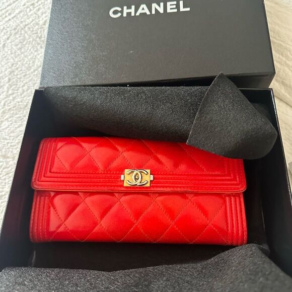 Chanel Red Quilted Boy Flap Wallet - Picture 2 of 16